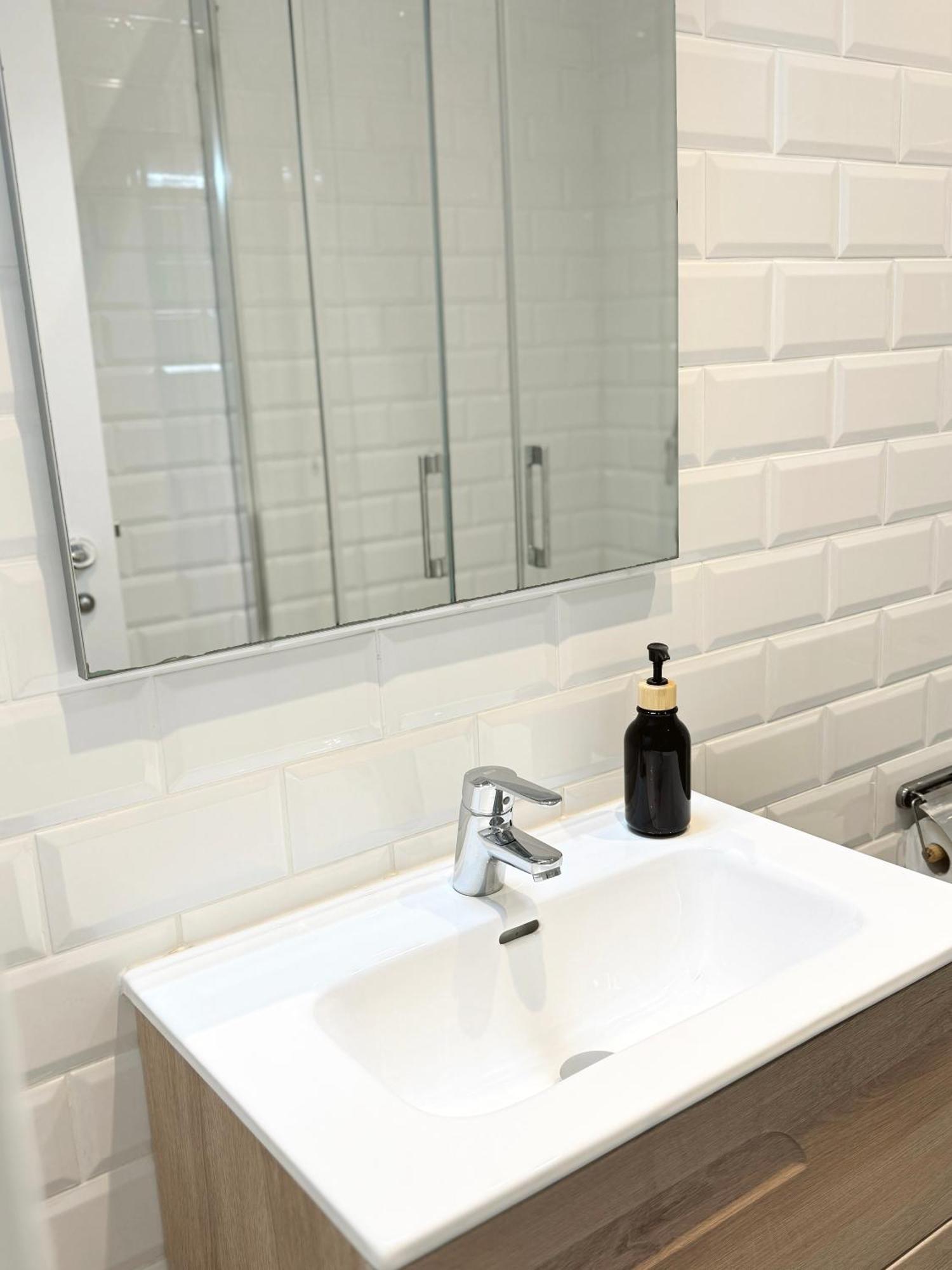 Central Penthouse Double Room Ensuite - Grand Central House غيبرالتار المظهر الخارجي الصورة