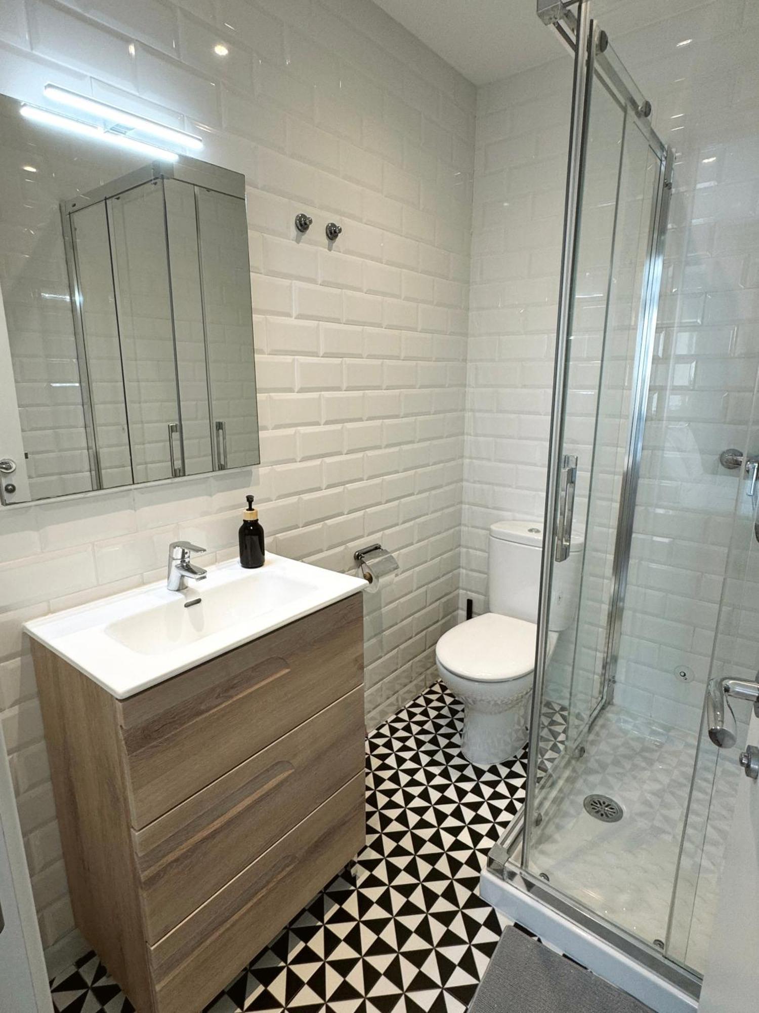 Central Penthouse Double Room Ensuite - Grand Central House غيبرالتار المظهر الخارجي الصورة