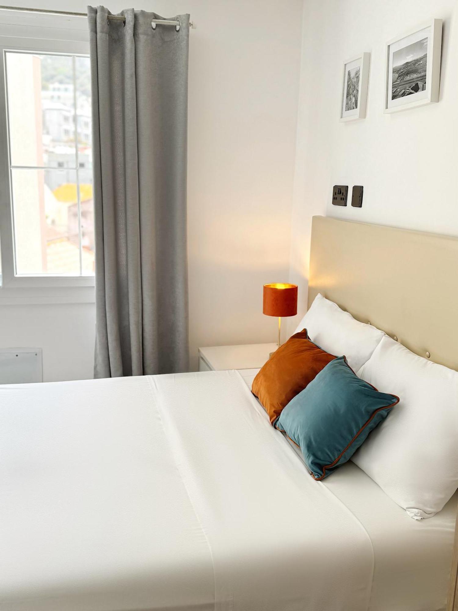 Central Penthouse Double Room Ensuite - Grand Central House غيبرالتار المظهر الخارجي الصورة